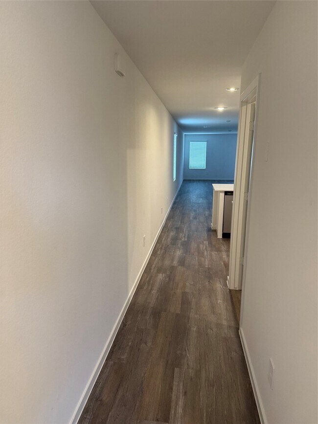 Building Photo - 23732 Patchouli Ter Dr