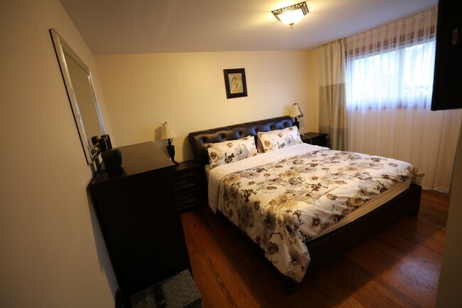 Foto del edificio - 715 N Howard Ave