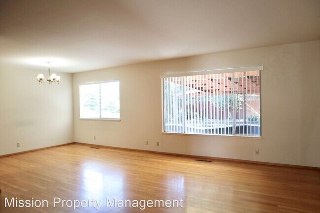 Building Photo - 3 br, 2 bath House - 36045 Larch Way