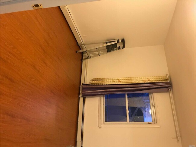 Foto del edificio - 77-31 Parsons Blvd