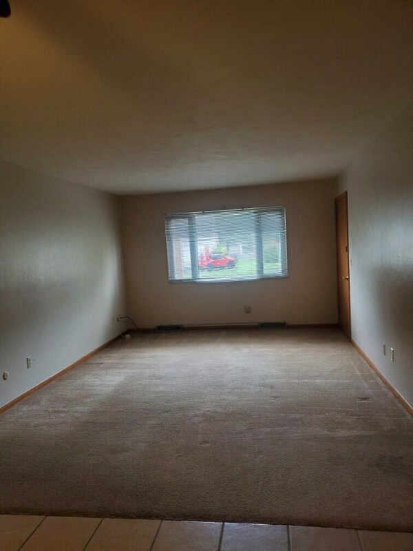 2450 Eastgate Rd Unit 2, Toledo, OH 43614 Room for Rent in Toledo, OH