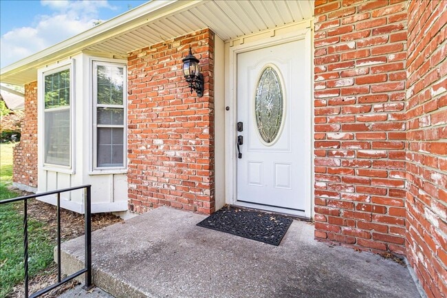 Building Photo - Great House, Great Yard, Great Neighborhood!