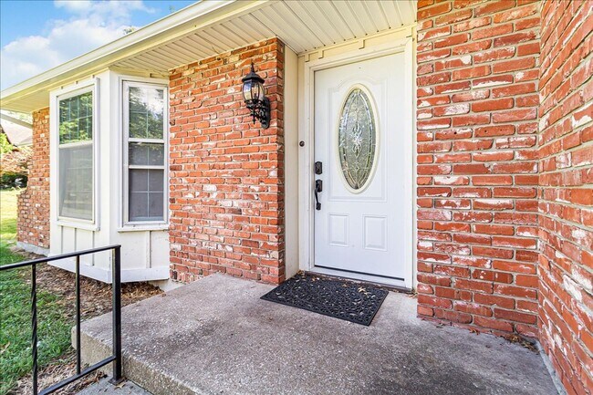 Foto del edificio - Great House, Great Yard, Great Neighborhood!