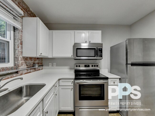 Foto del edificio - 221 Lampkin St
