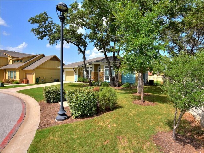 Foto del edificio - 10911 Rock Island Dr