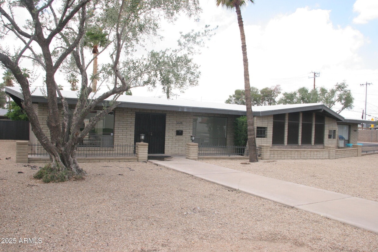 Primary Photo - 5678 N 12th St