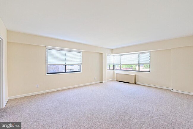Foto del edificio - 3701 Connecticut Ave NW
