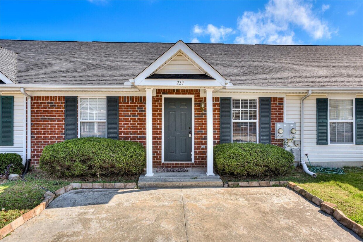 Foto principal - 234 Sassafras Ln