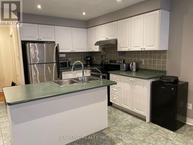Building Photo - 96 Ruby Crescent