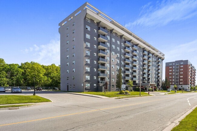 Photo du bâtiment - Doral Tower Apartments