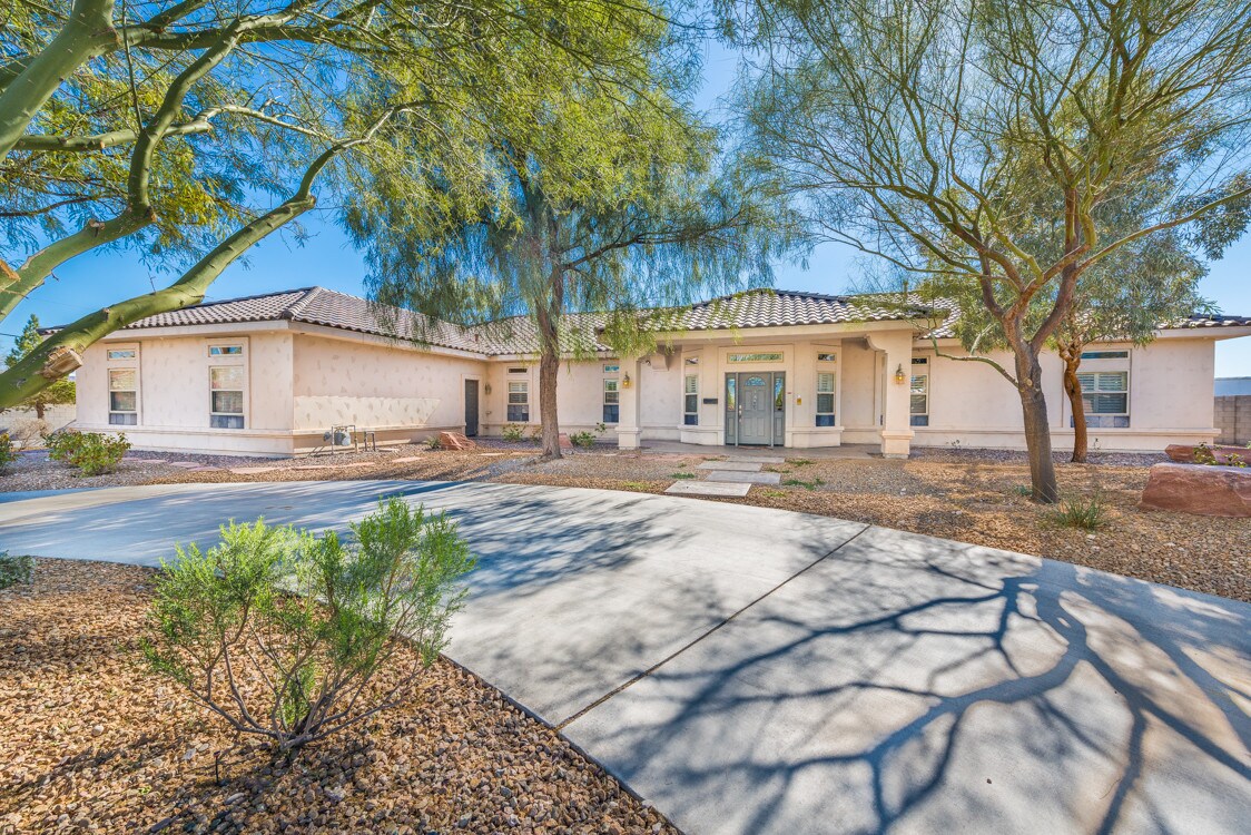 Foto principal - 1855 E Wigwam Ave