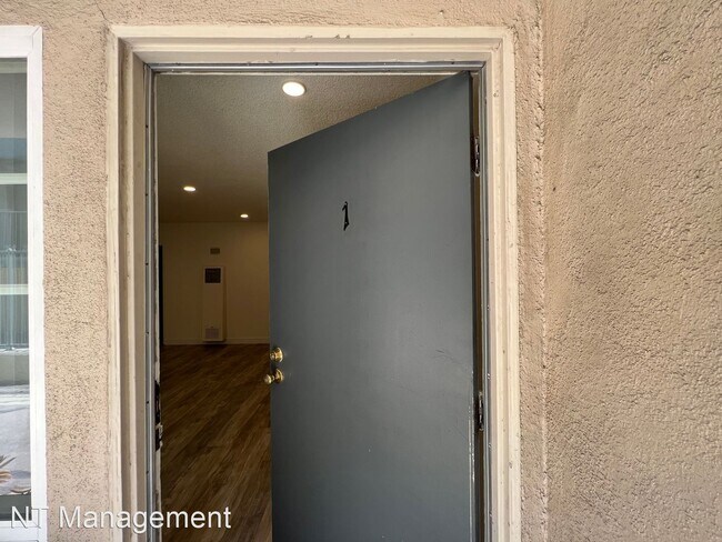 Building Photo - 1 br, 1 bath Apartment - 3317 Keystone Ave...