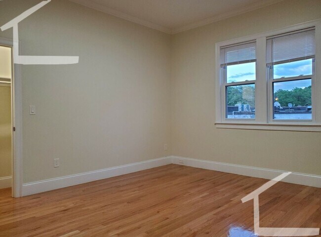 Foto del edificio - Coolidge Corner Area, In-Unit Washer and Dryer,  Parking for Rent