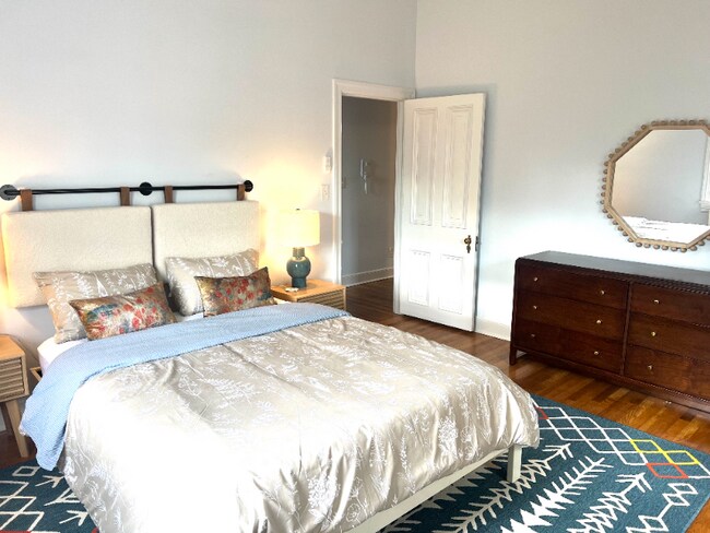 Foto del edificio - 250 E Market St