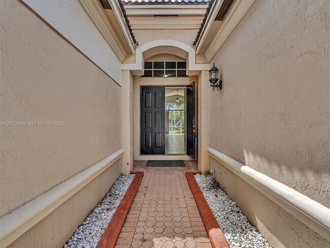Foto del edificio - 6271 SW 195th Ave