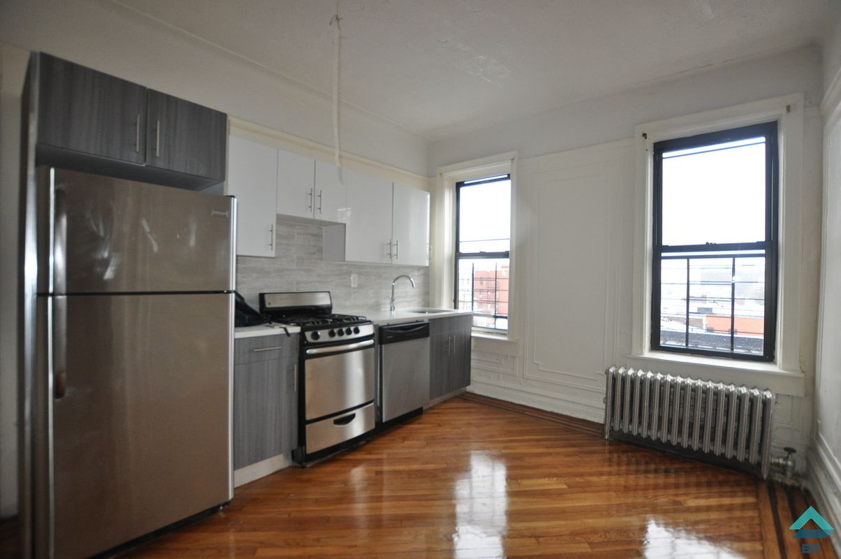 Primary Photo - 262 E 55th St