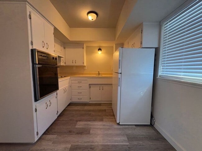Building Photo - Garden Studio Apartment in Downtown Lodi
