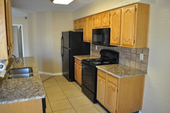 Foto del edificio - 2906 Kingswood Dr
