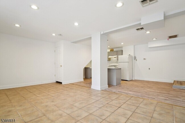 Foto del edificio - 109 S Orange Ave