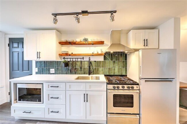 Foto del edificio - 73 Washburn Ave