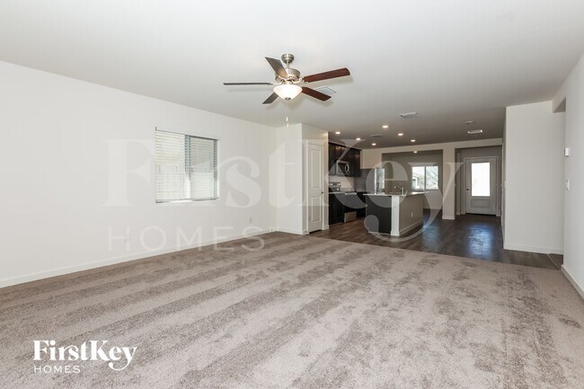 Foto del edificio - 967 W 20th St