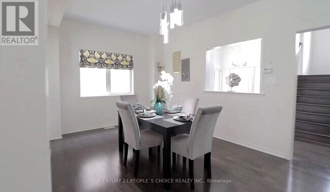 Building Photo - 13 Skelton Cres