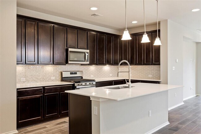 Building Photo - 9105 White Coral Dr