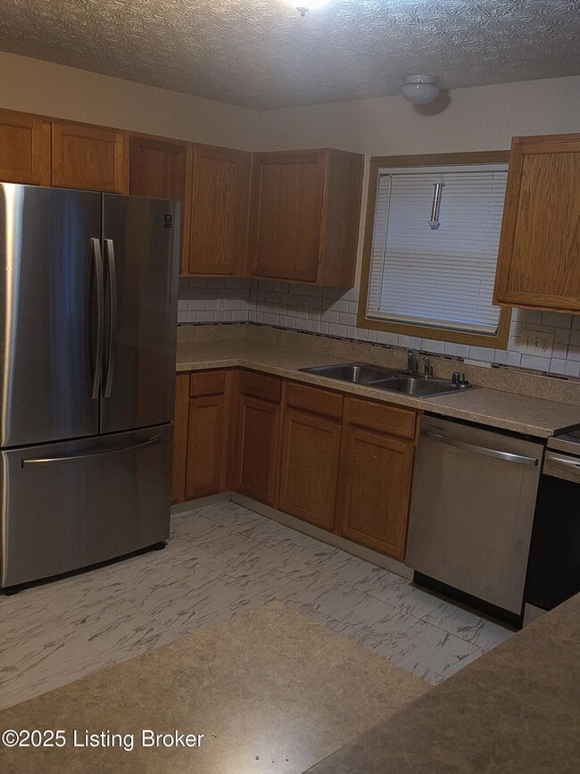 Foto del edificio - 5303 Bannon Crossings Dr