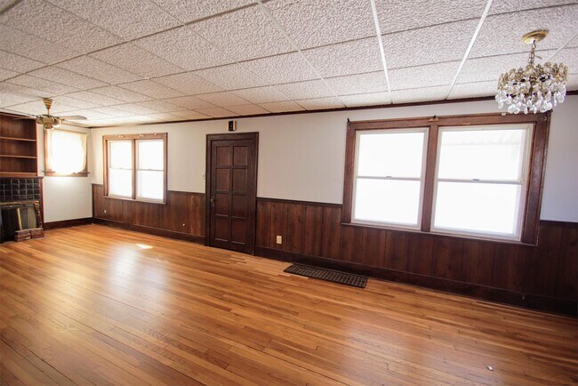 Building Photo - 1800 SW Washburn Ave