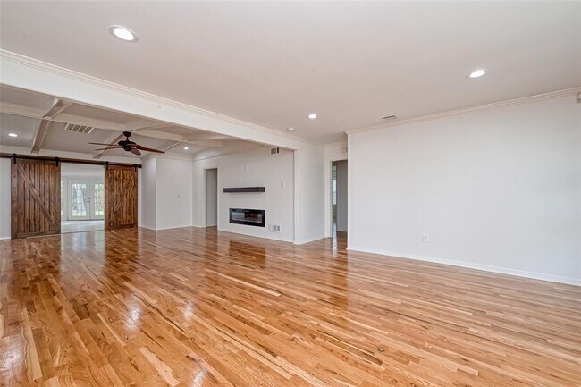 Foto del edificio - 6822 Hartland St