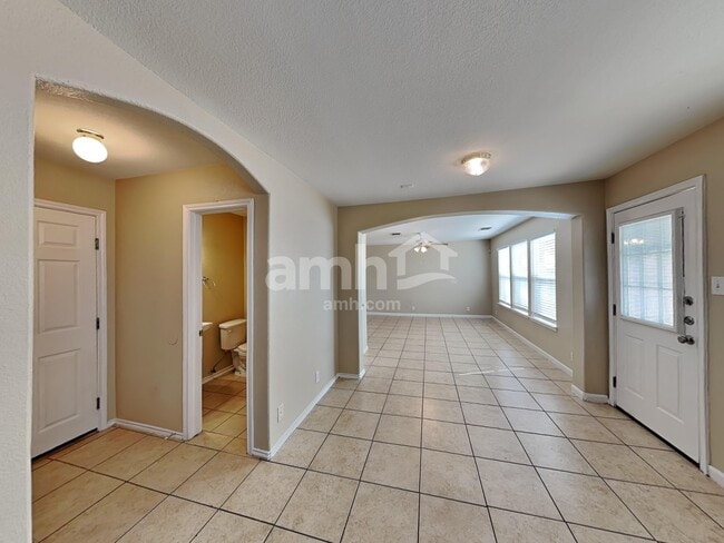 Building Photo - 1027 Canadian Goose