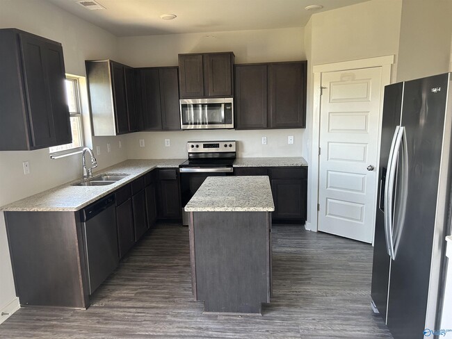 Building Photo - 26106 Valley Ridge Rd