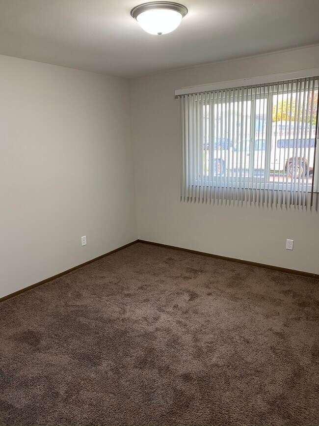Bedroom - 1638 Sunfield St