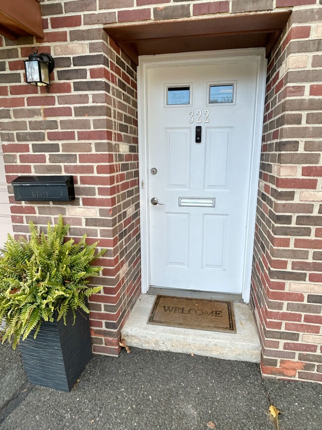 Foto del edificio - 322 Knapps Hwy