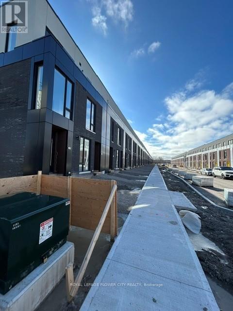 Building Photo - 124 Everett Cmn