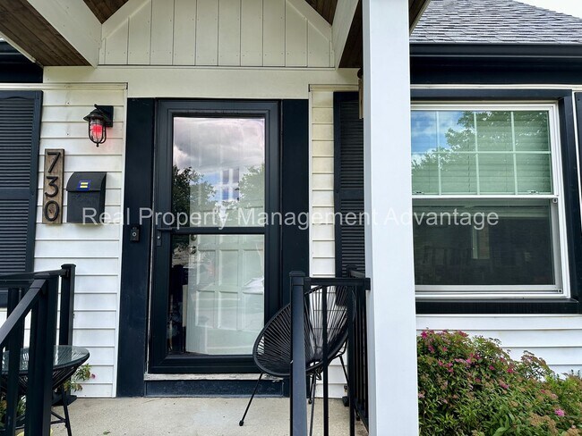 Building Photo - Modern 3-Bedroom Home in Walkable Ferndale...