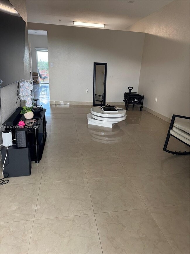 Foto del edificio - 6940 NW 179th St