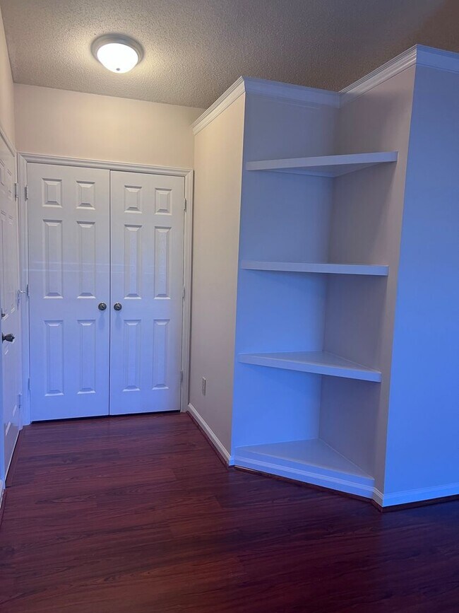 Building Photo - Welcome Home!