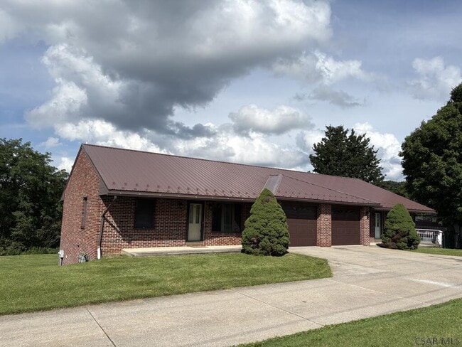 Building Photo - 2837 Bedford St