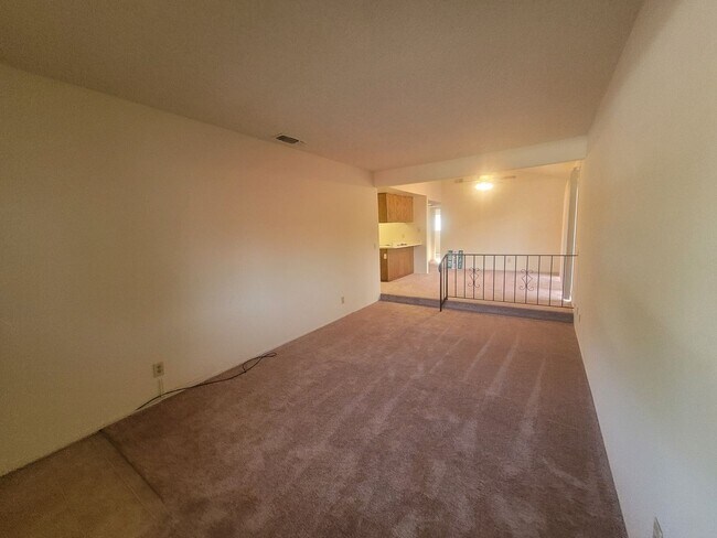 Foto del edificio - 6048-50 Margo Drive