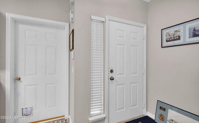 Building Photo - 863 Southern Creek Dr