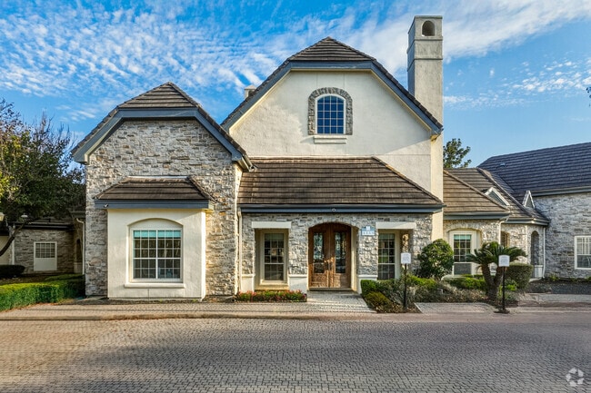 Leasing Center - Village on the Parkway Apartments