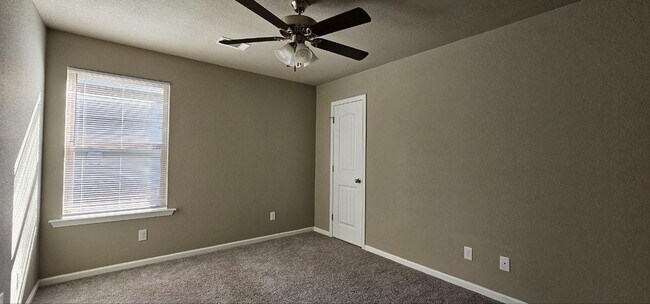 Foto del edificio - 4 Santiago Dr