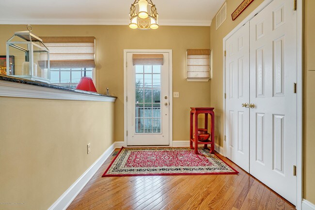 Building Photo - 18 Mariners Bend