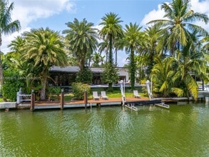 Building Photo - 1160 NE 91st St