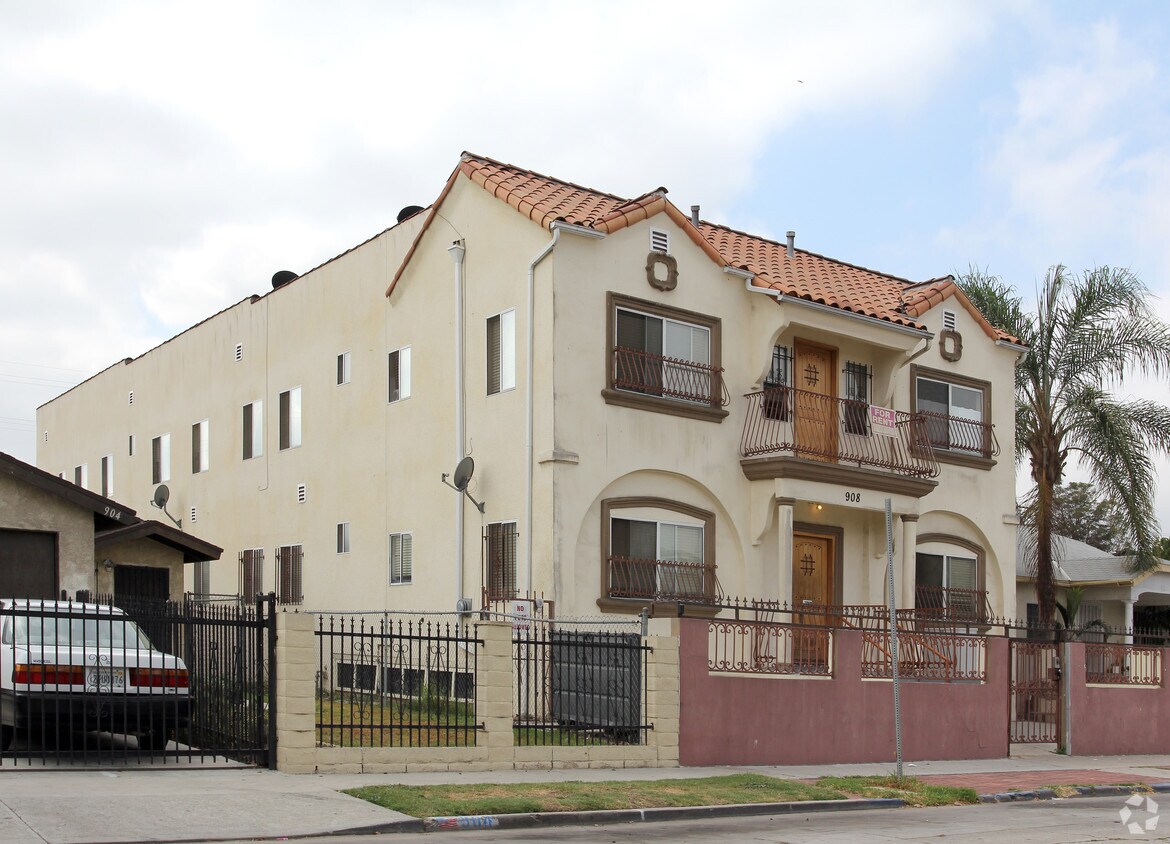 Foto principal - 908 W 74th St