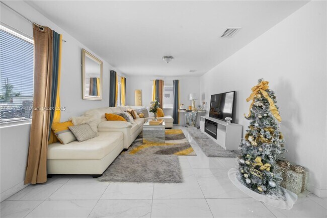 Foto del edificio - 531 NW 15th St