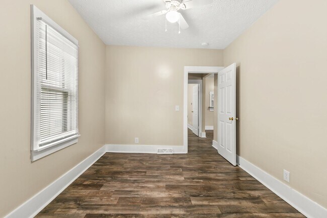 Foto del edificio - 4252 Maple St
