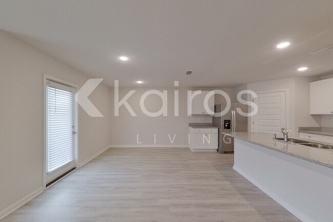 Building Photo - 4648 Malay Cir