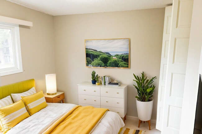 Building Photo - Mainstreet University Townhomes
